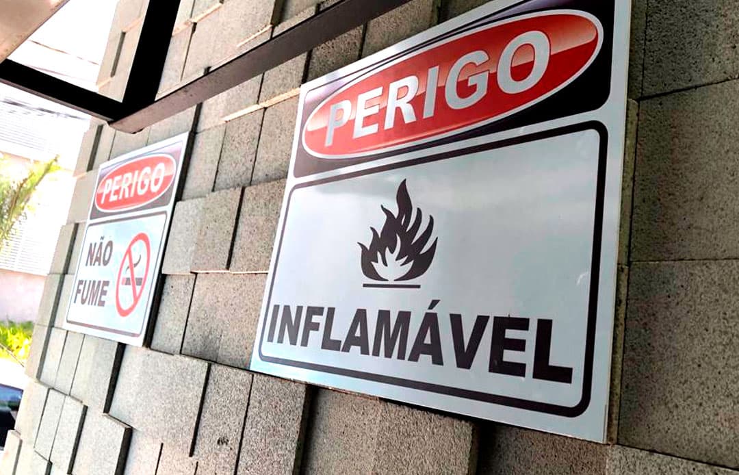 Placas Normativas e de Segurança